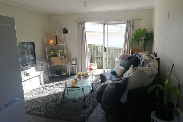 Photo of property in 1/58 Clayburn Road, Glen Eden, Auckland, 0602