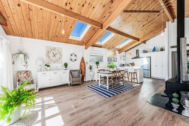 Photo of property in 11 Swindells Road, Waikuku Beach, 7473