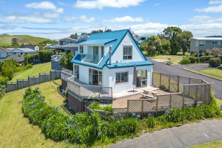 Photo of property in 407 Onemana Drive, Onemana, Whangamata, 3691