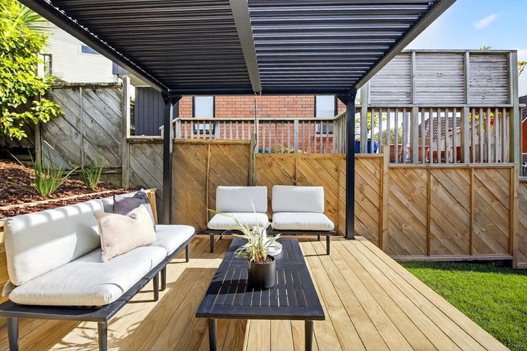 Photo of property in 14/16 Mahara Avenue, Birkenhead, Auckland, 0626