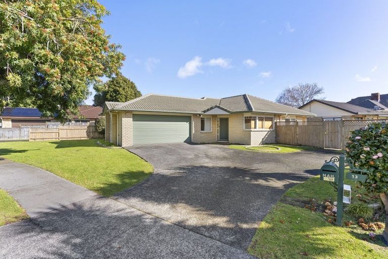 Photo of property in 13 Montilla Place, Manurewa, Auckland, 2102