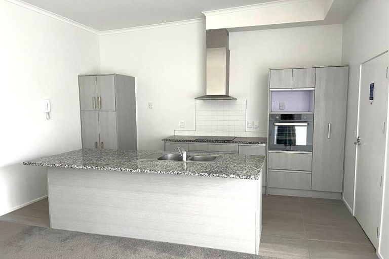 Photo of property in 17/11 Carlos Drive, Flat Bush, Auckland, 2016