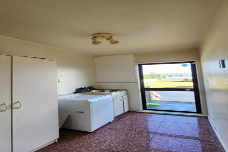 Photo of property in 5 Alan Avenue, Henderson, Auckland, 0610