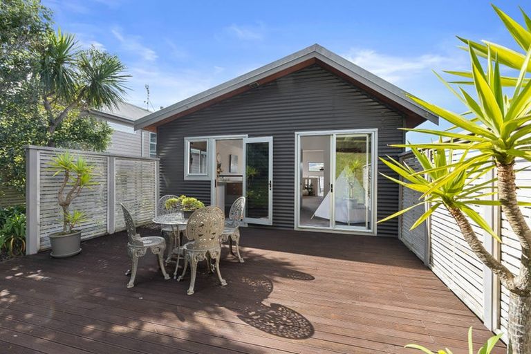 Photo of property in 27 Waverton Terrace, Churton Park, Wellington, 6037