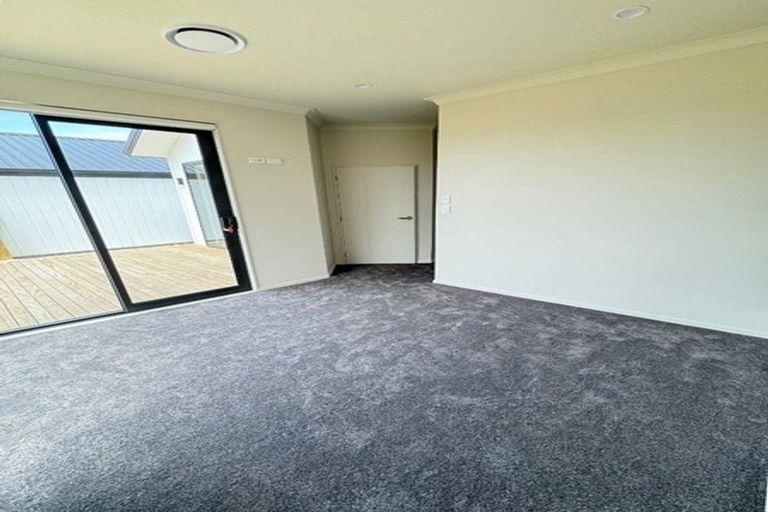 Photo of property in 24b Horokaka Street, Massey, Auckland, 0614