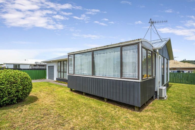 Photo of property in 6a Doncaster Drive, Papamoa Beach, Papamoa, 3118
