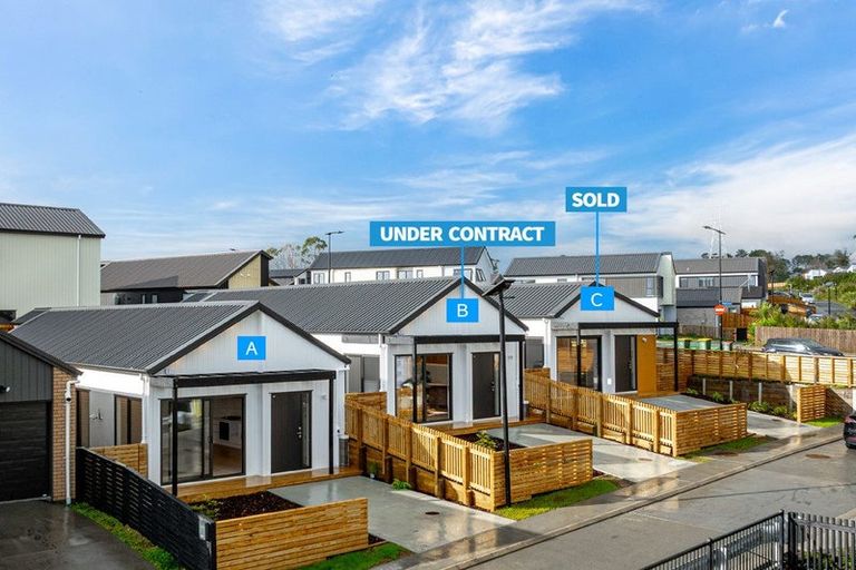 Photo of property in 7a Kotiu Place, Massey, 0614