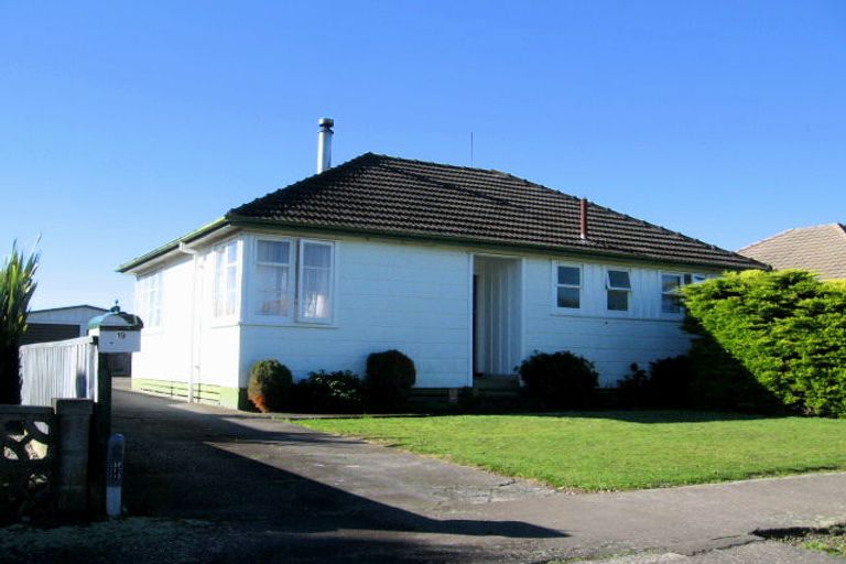 Photo of property in 19 Esk Street, Roslyn, Palmerston North, 4414