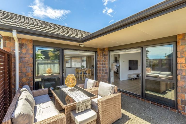 Photo of property in 22 Bluewater Place, Paraparaumu, 5032