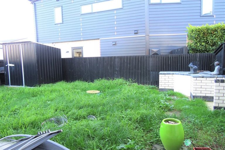 Photo of property in 8 Frank Gill Road, Hobsonville, Auckland, 0616