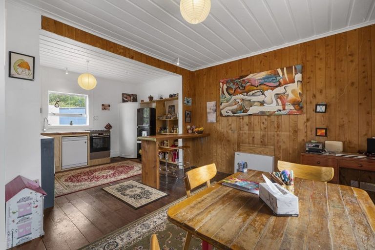 Photo of property in 96 Bridge Street, Eltham, 4322