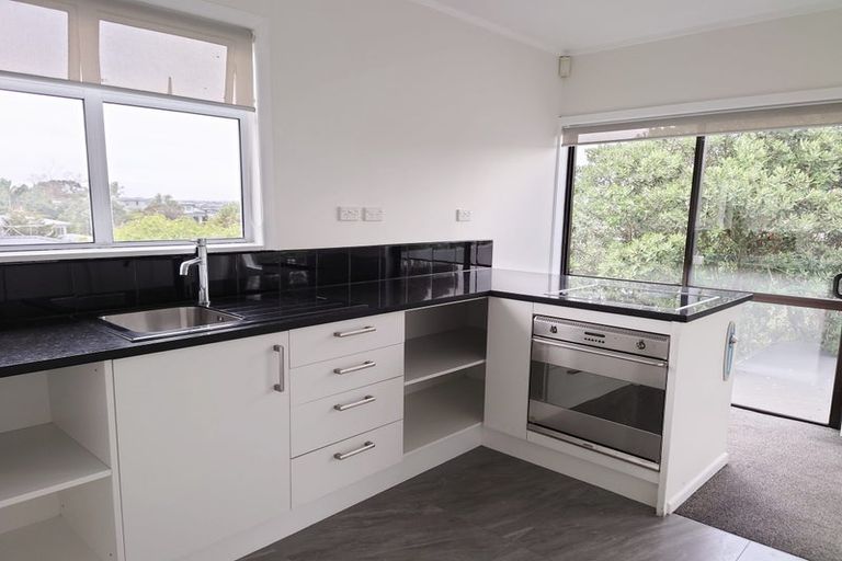 Photo of property in 1/80 Seaview Road, Castor Bay, Auckland, 0620