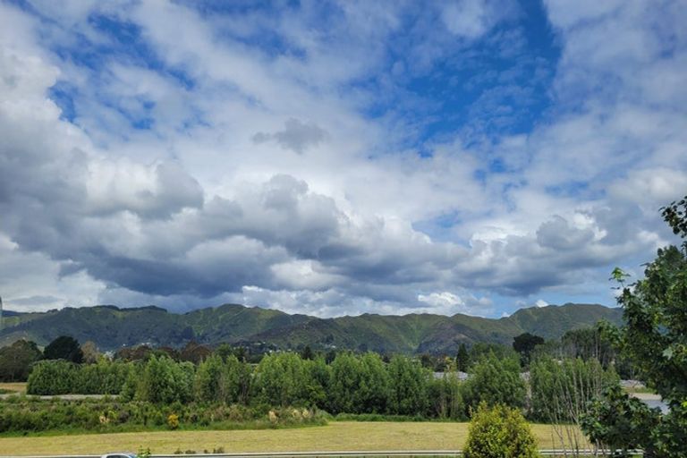 Photo of property in 264p Grounsell Crescent, Belmont, Lower Hutt, 5010