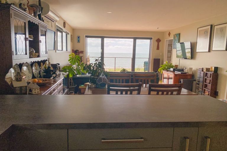 Photo of property in 72 Beach Road, Collingwood, 7073