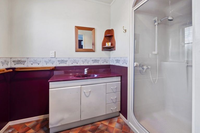 Photo of property in 19 Gibbs Place, Kinloch, Taupo, 3377