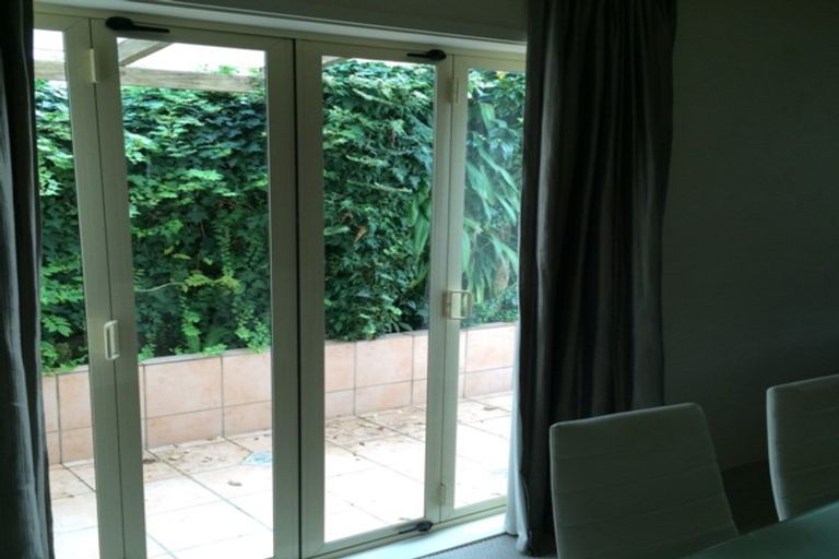 Photo of property in 3/28 Wolsley Avenue, Milford, Auckland, 0620