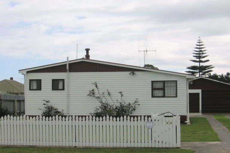 Photo of property in 30 Herrington Street, Foxton, 4814