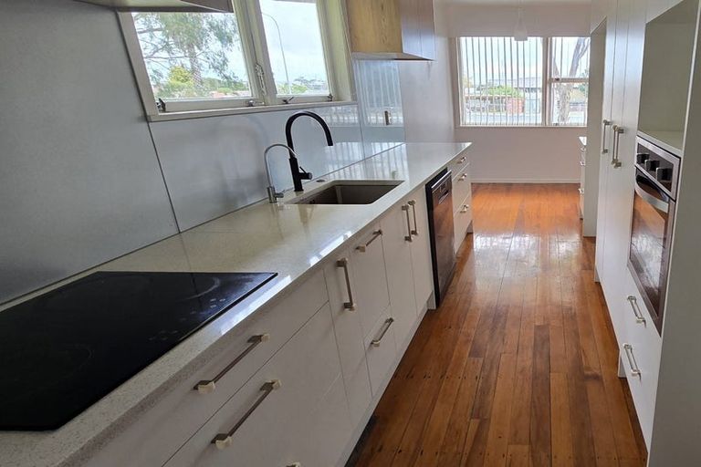 Photo of property in 140 Ti Rakau Drive, Pakuranga, Auckland, 2010