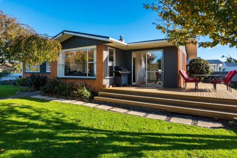 Photo of property in 2 Lynley Crescent, Blenheim, 7201