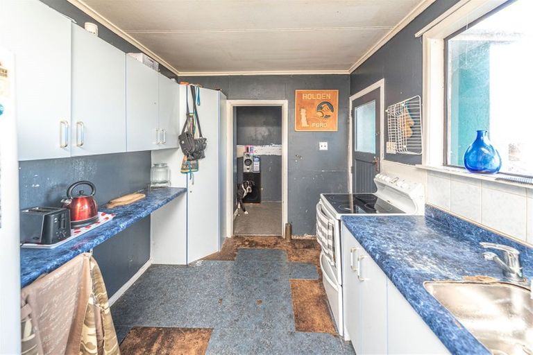 Photo of property in 15 Polson Street, Castlecliff, Whanganui, 4501