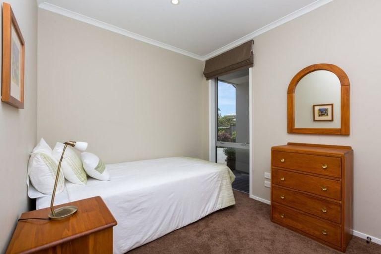 Photo of property in 7a Royal Heights, Glen Avon, New Plymouth, 4312