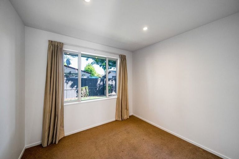 Photo of property in 64 Englefield Road, Northwood, Christchurch, 8051