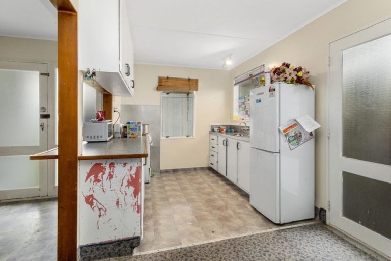 Photo of property in 8 Yemen Place, Ascot Park, Porirua, 5024