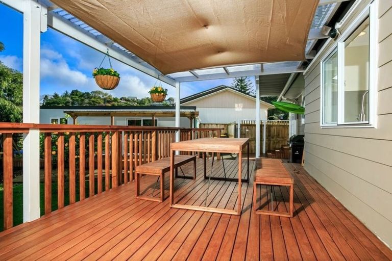 Photo of property in 54 Normanton Street, Glenfield, Auckland, 0629