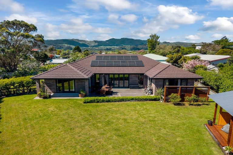 Photo of property in 1 Simpson Crescent, Raumati Beach, Paraparaumu, 5032