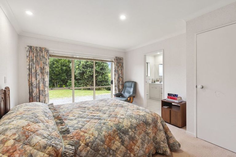 Photo of property in 25 Crown Hill, Paraparaumu, 5032