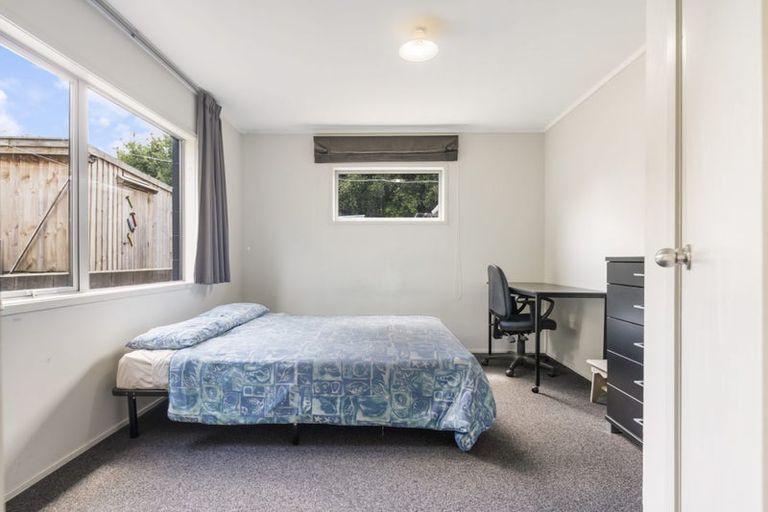 Photo of property in 2/29 Sealy Road, Torbay, Auckland, 0630
