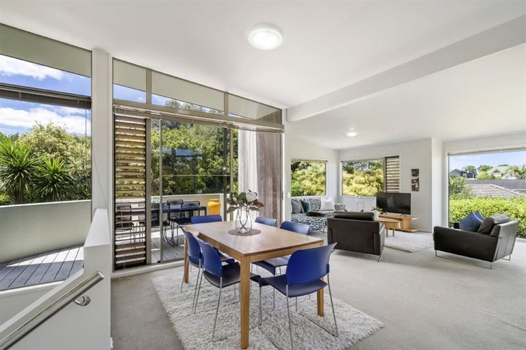 Photo of property in 2/25 Auld Street, Torbay, Auckland, 0630