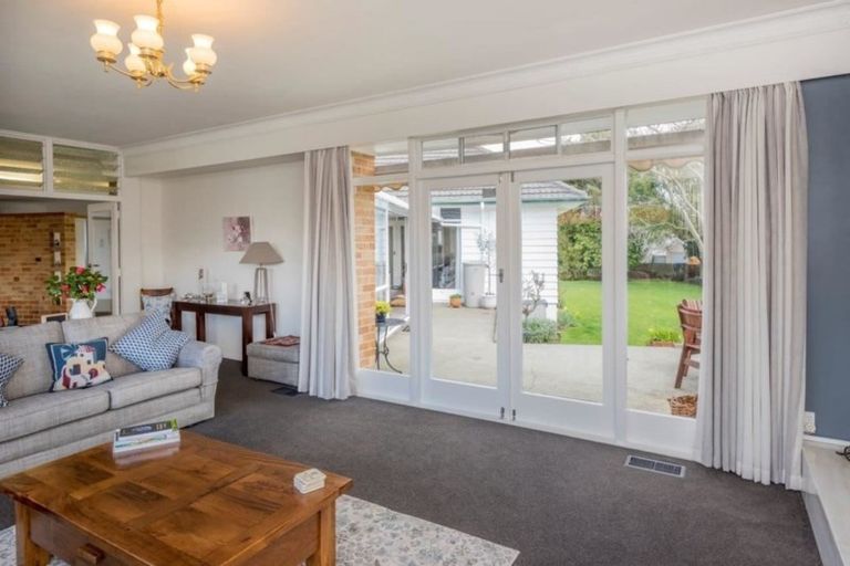 Photo of property in 395 Te Moana Road, Waikanae, 5036