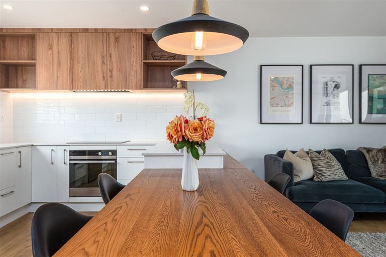 Photo of property in 2/211 Worcester Street, Christchurch Central, Christchurch, 8011