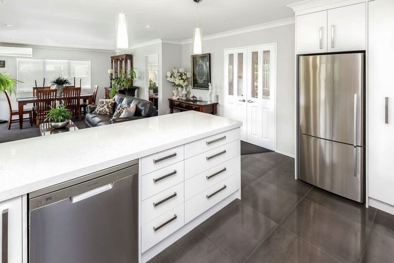 Photo of property in 201 Kilkenny Drive, East Tamaki Heights, Auckland, 2016