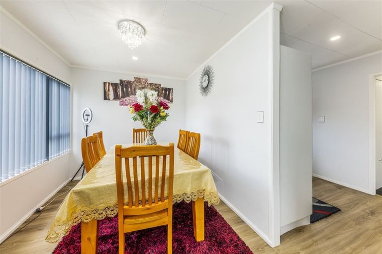 Photo of property in 8 Pesaro Place, Clover Park, Auckland, 2023