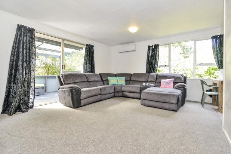 Photo of property in 168 Universal Drive, Henderson, Auckland, 0610
