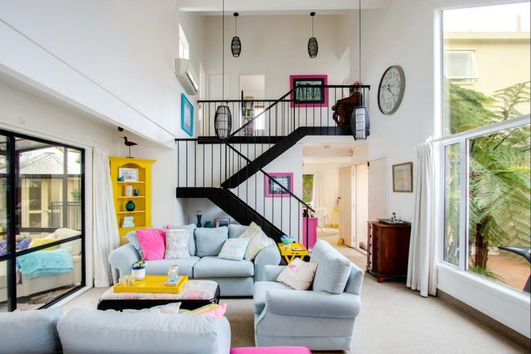 Photo of property in 3 Moana Place, Taradale, Napier, 4112