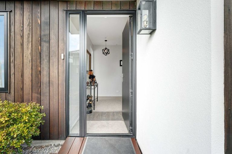 Photo of property in 10 Koreke Lane, Halswell, Christchurch, 8025