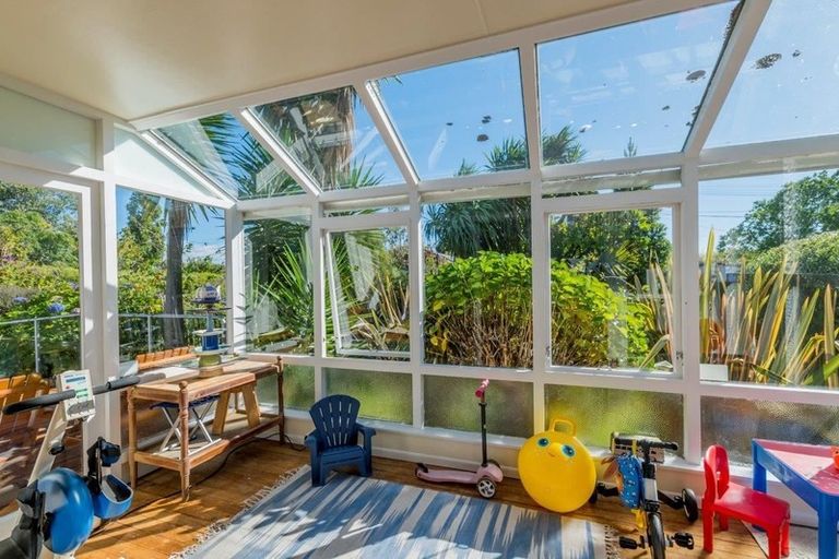 Photo of property in 14 Alexander Street, Waikanae, 5036