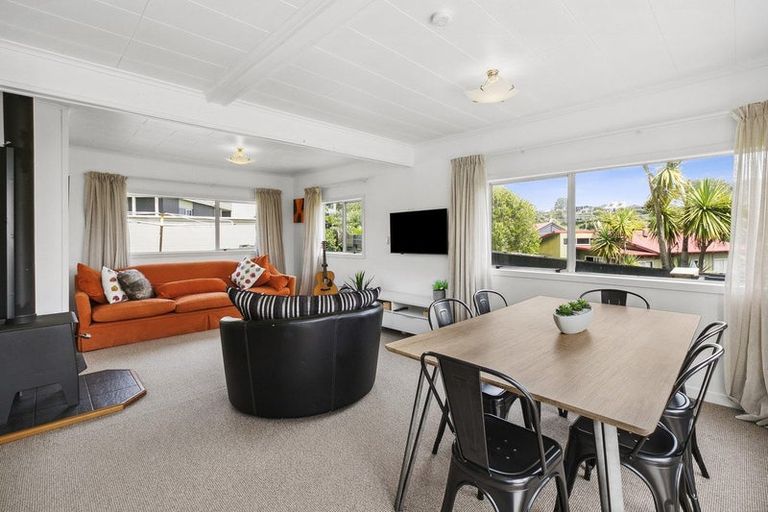 Photo of property in 4 Shearer Drive, Oakura, 4314