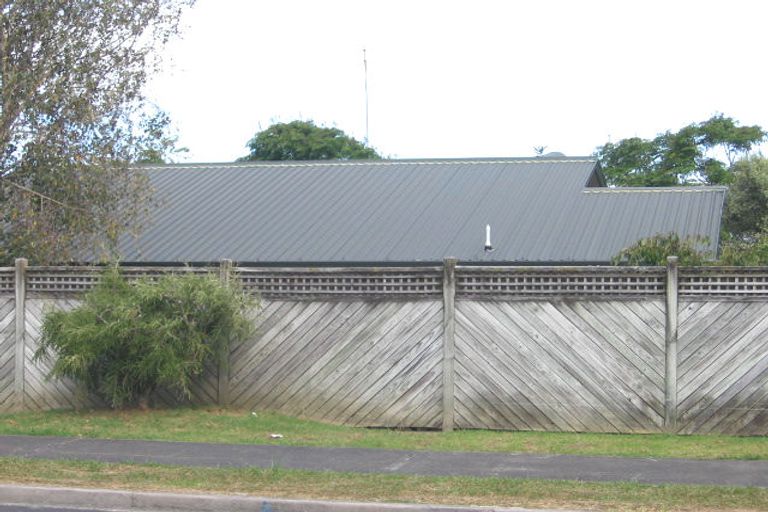 Photo of property in 2/6 Heathglen Place, Bayview, Auckland, 0629