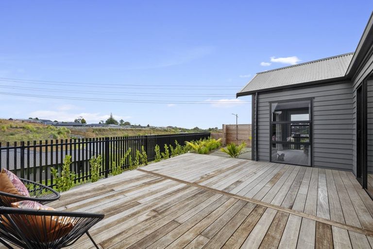 Photo of property in 54 Fernbrook Drive, Hurworth, New Plymouth, 4310