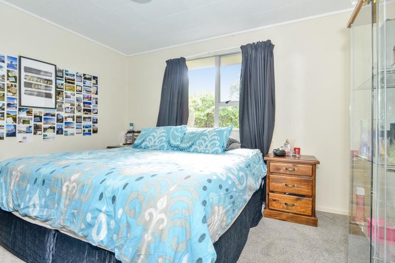 Photo of property in 168 Universal Drive, Henderson, Auckland, 0610