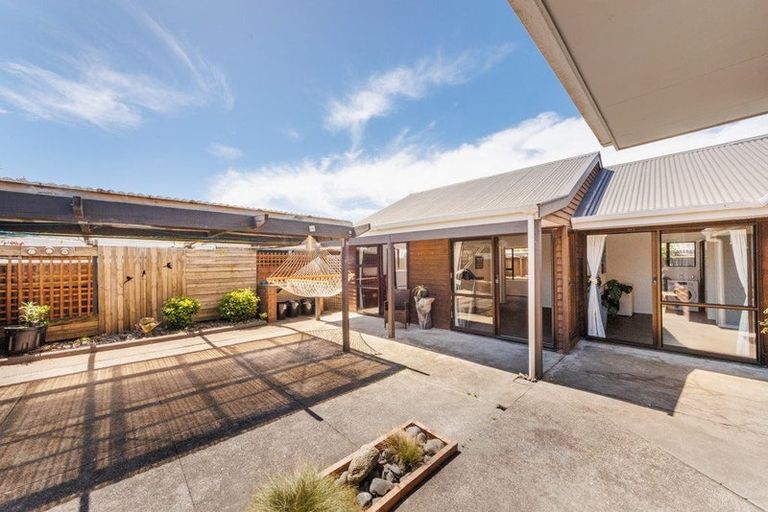 Photo of property in 11 Koura Street, Tangimoana, 4822