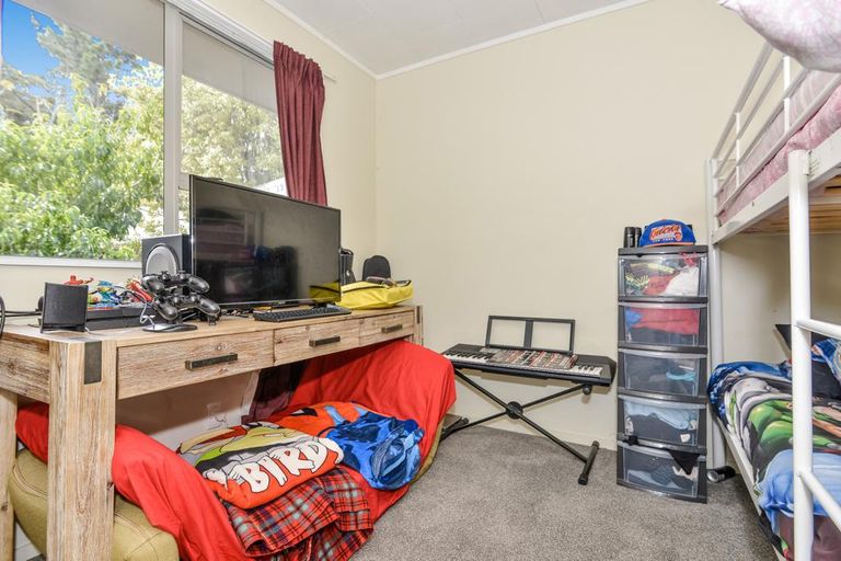 Photo of property in 168 Universal Drive, Henderson, Auckland, 0610