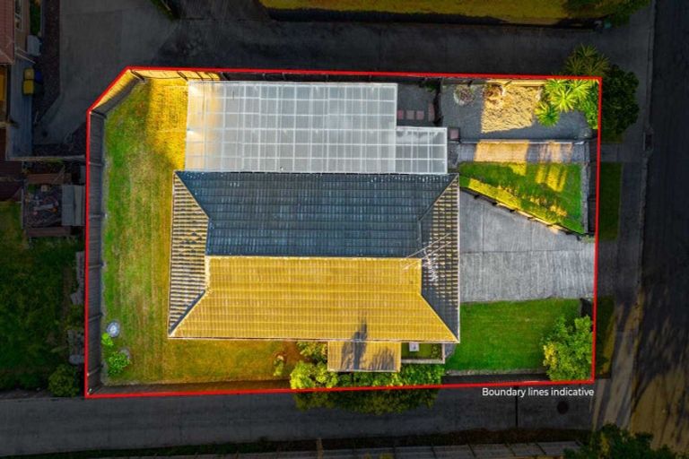 Photo of property in 5 Sispara Place, Beach Haven, Auckland, 0626