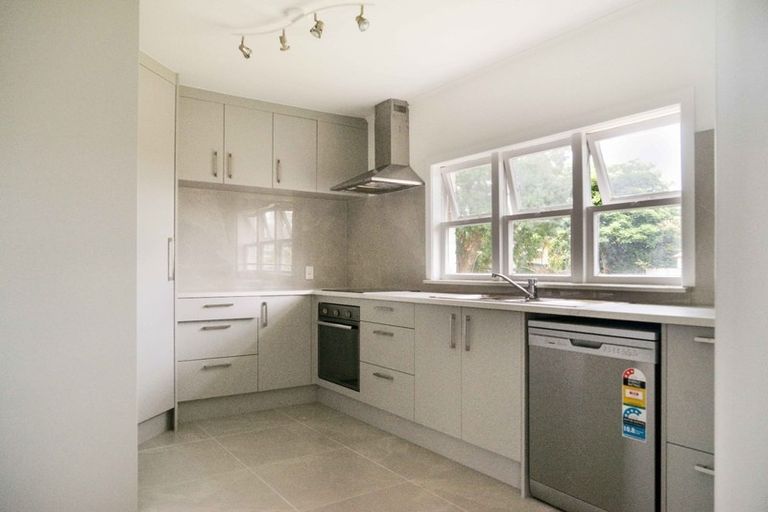 Photo of property in 42a Grande Vue Road, Hillpark, Auckland, 2102