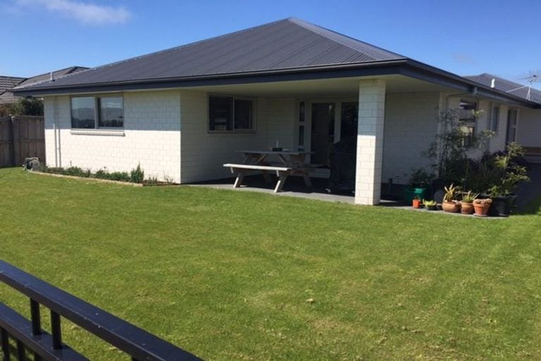 Photo of property in 10 Retallick Way, Amberley, 7410