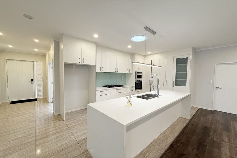 Photo of property in 33 Castlebane Drive, Flat Bush, Auckland, 2019